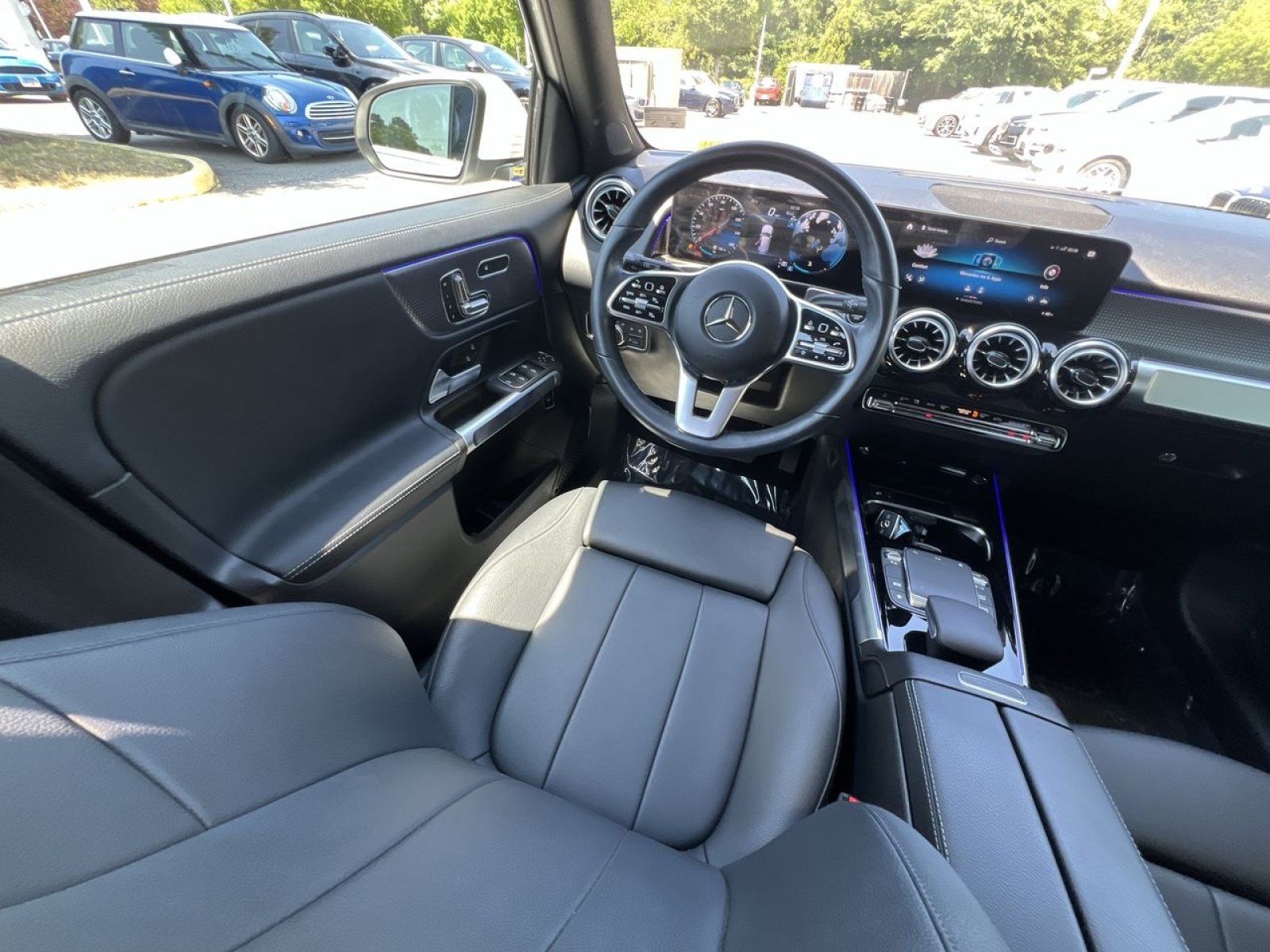Used 2023 Mercedes-Benz GLB 250 4MATIC image 4