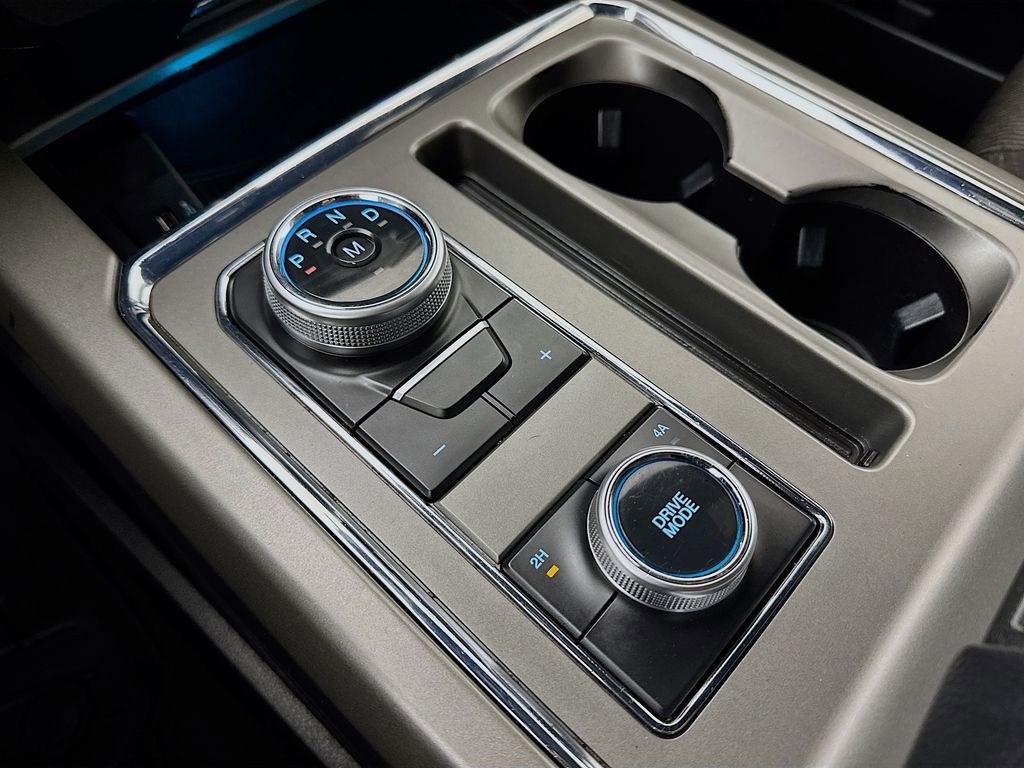 Used 2018 Ford Expedition XLT w/ Cargo Package image 16