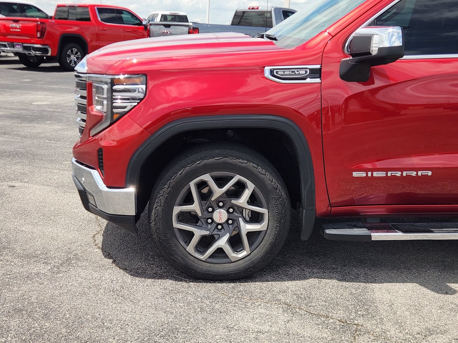 Used 2024 GMC Sierra 1500 SLT w/ SLT Premium Plus Package AWD/4WD image 9