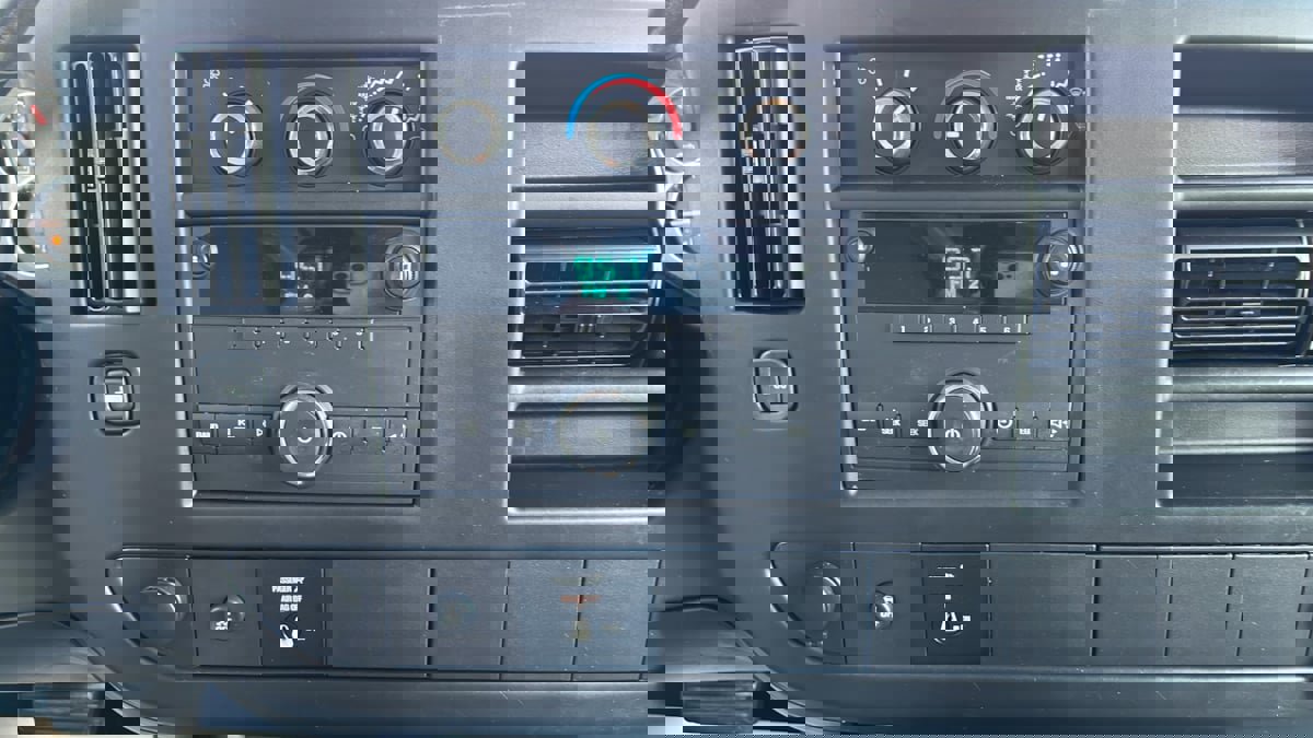 Used 2014 GMC Savana 2500 image 11