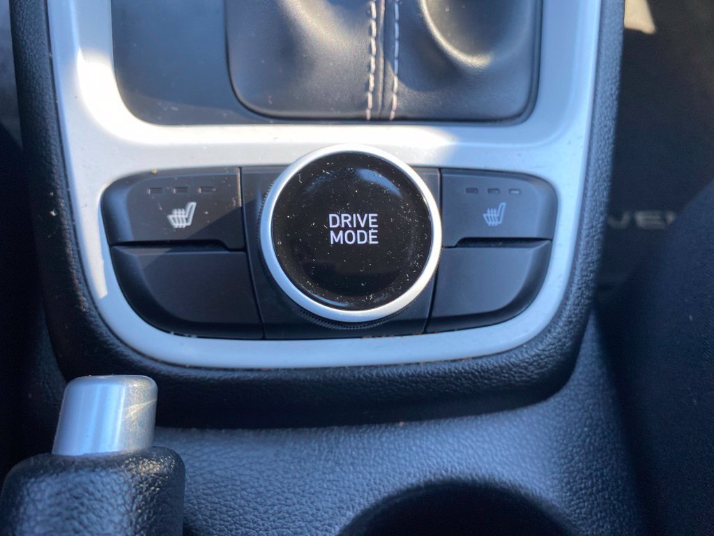 Certified 2024 Hyundai Venue Limited FWD image 19