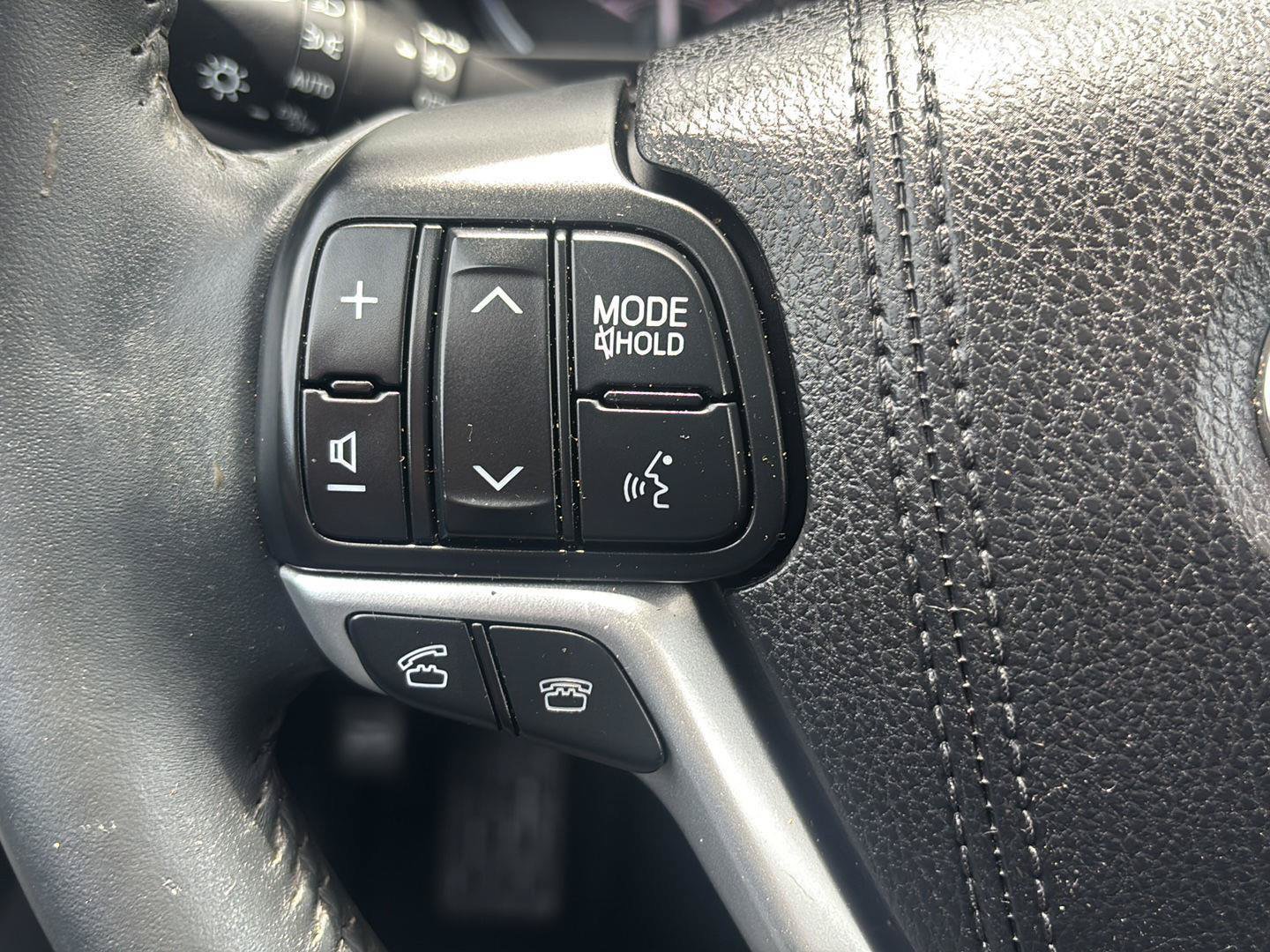 Used 2016 Toyota Highlander Plus FWD image 29