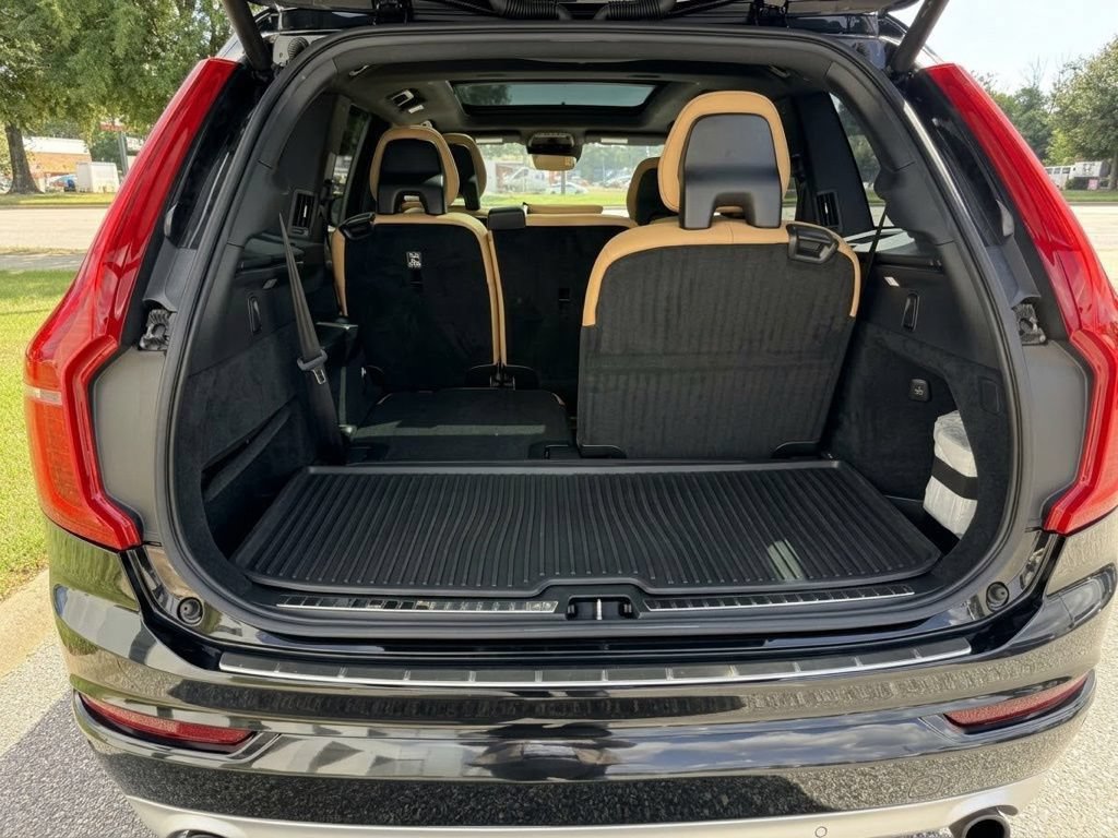 Used 2018 Volvo XC90 T5 Momentum w/ Convenience Package AWD/4WD image 12