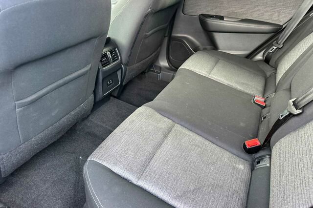 Used 2022 Nissan Rogue SV image 11