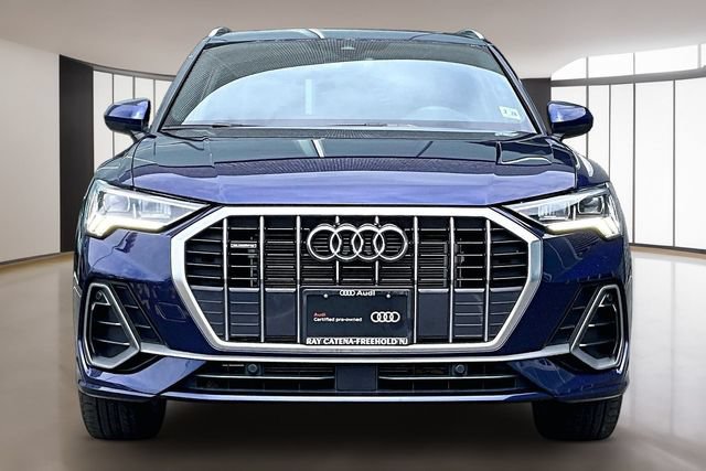 Used 2023 Audi Q3 2.0T Premium w/ Convenience Package AWD/4WD image 2