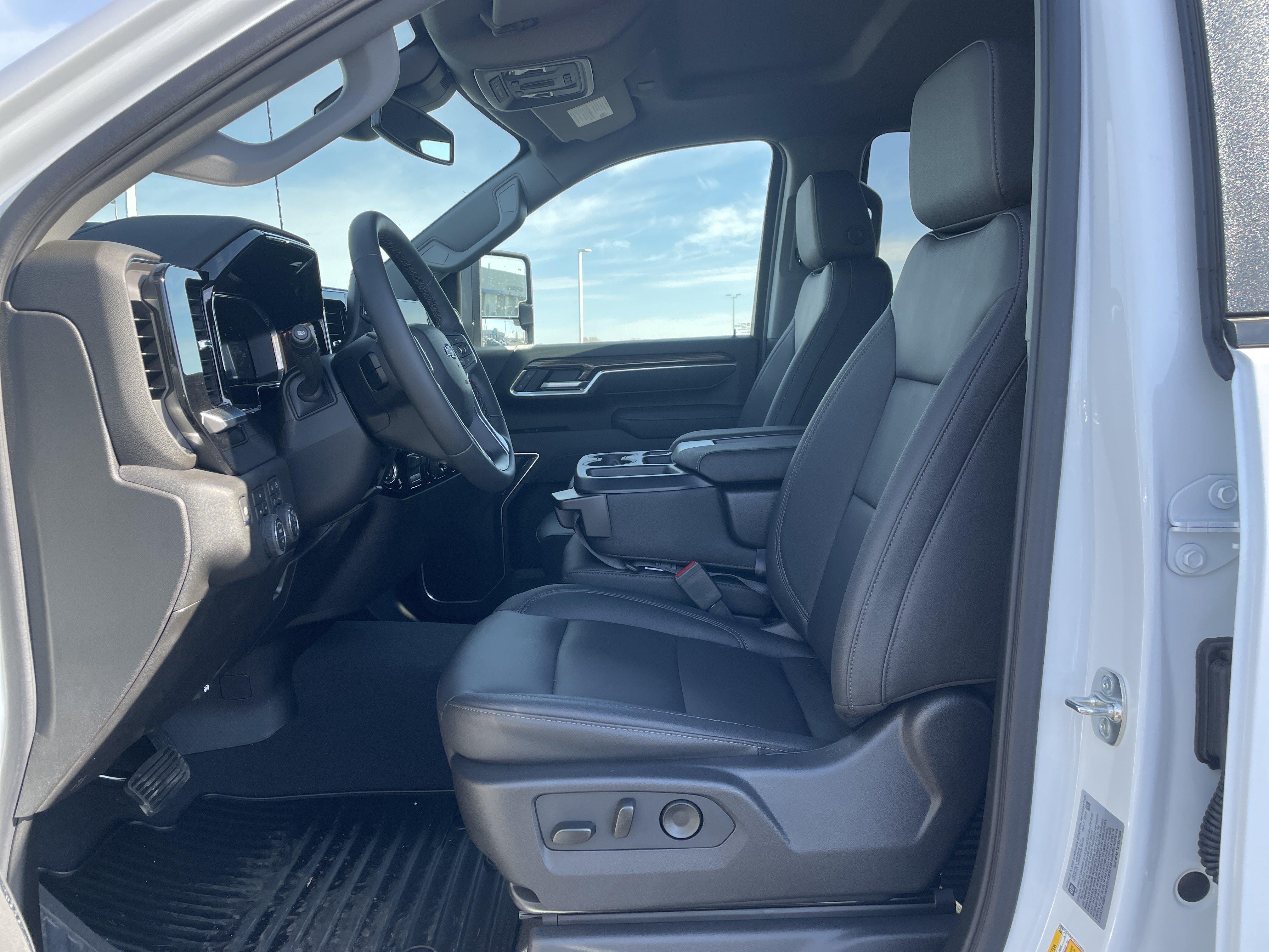 Used 2026 Chevrolet Silverado 2500 LT w/ Trail Boss Package AWD/4WD image 17
