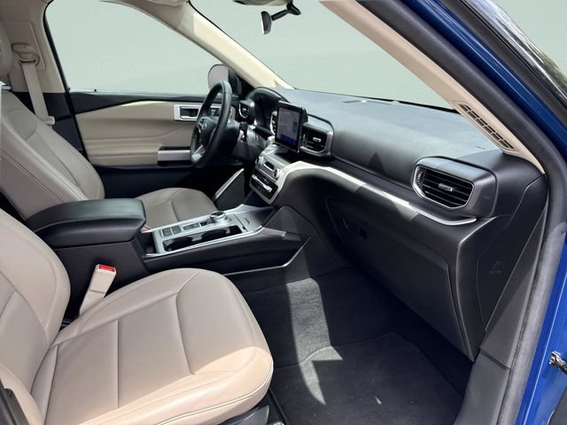 Used 2023 Ford Explorer XLT w/ Equipment Group 202A RWD image 19