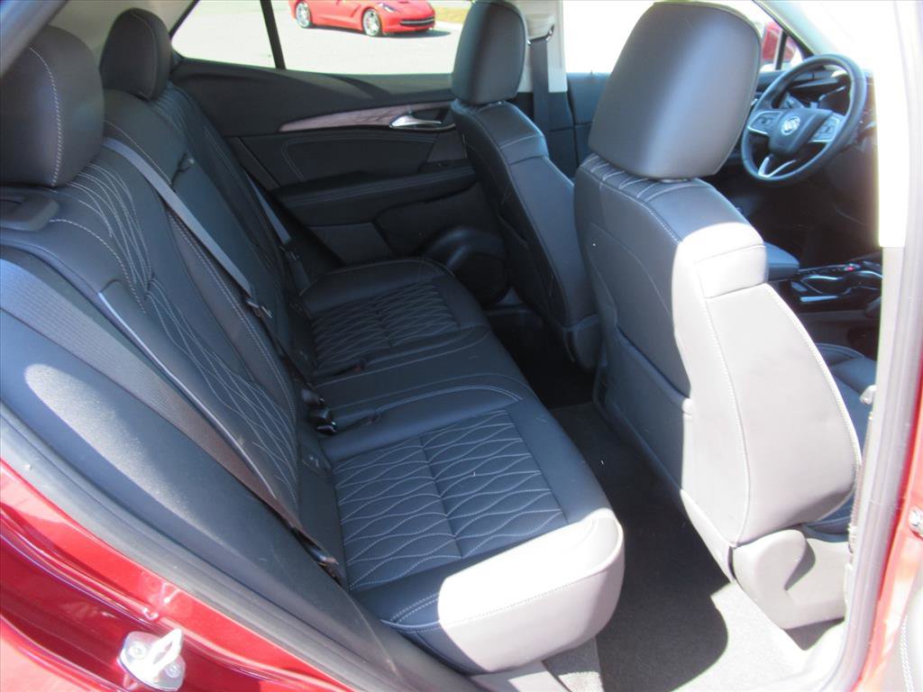 Used 2023 Buick Envision Avenir image 32