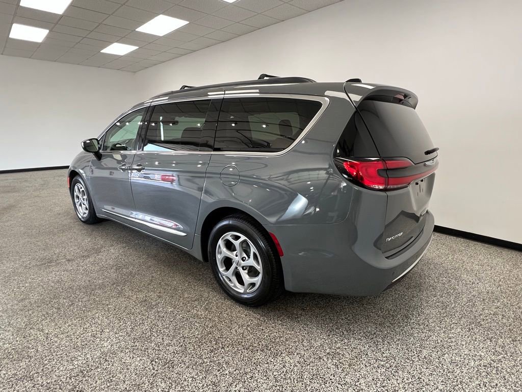 Used 2023 Chrysler Pacifica Limited image 20