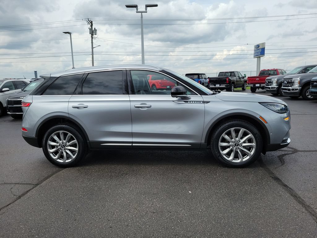 Certified 2022 Lincoln Corsair AWD w/ Premium Package image 3