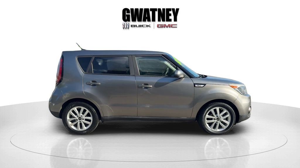 Used 2018 Kia Soul + FWD image 7
