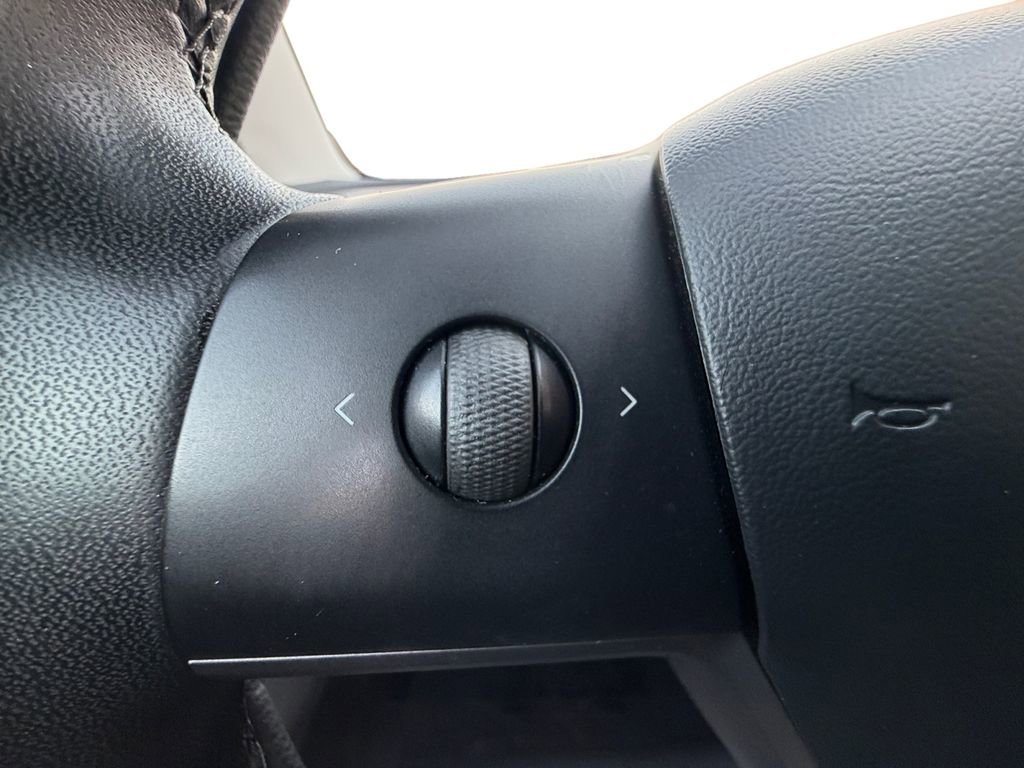 Used 2020 Tesla Model 3 Standard Range image 22