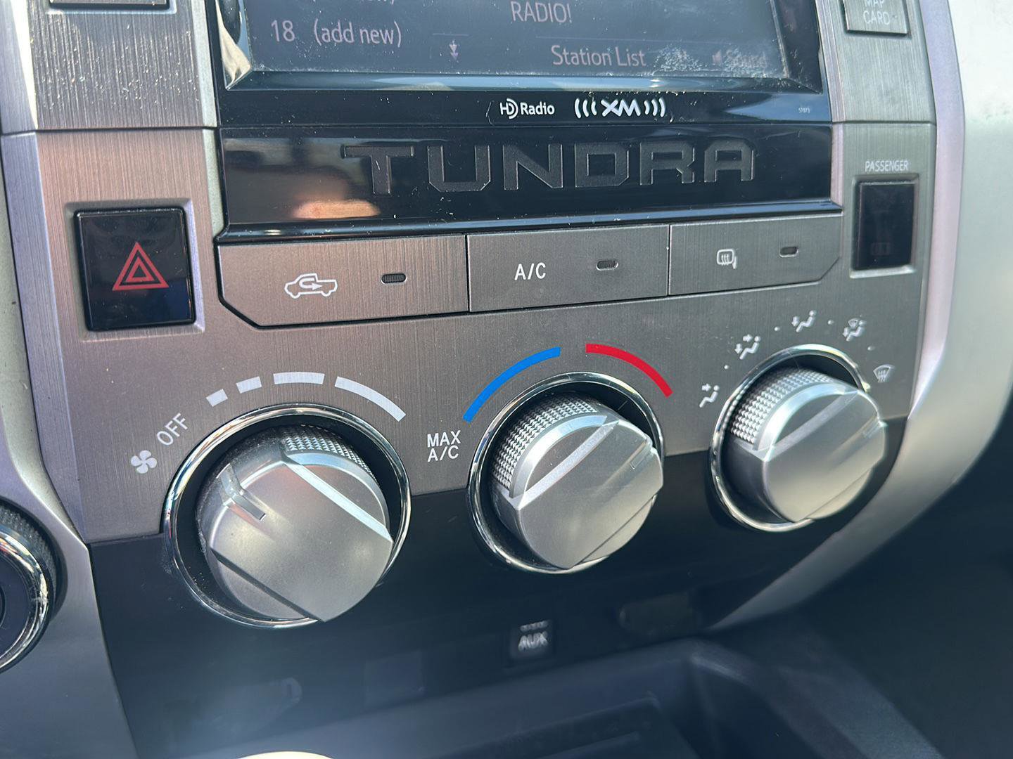 Used 2014 Toyota Tundra SR5 w/ SR5 Upgrade Package AWD/4WD image 18