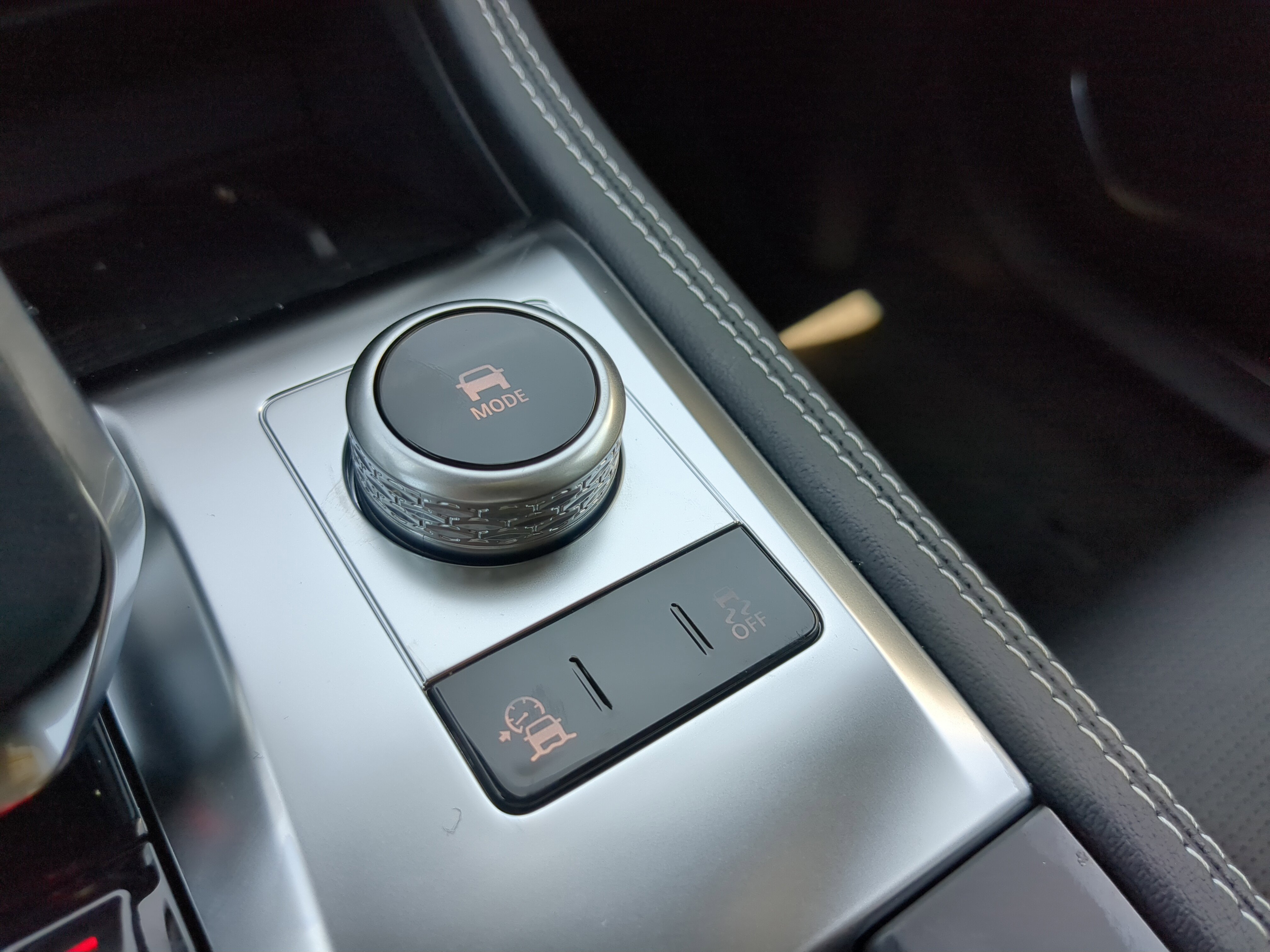 New 2026 Jaguar F-PACE R-Dynamic S image 23