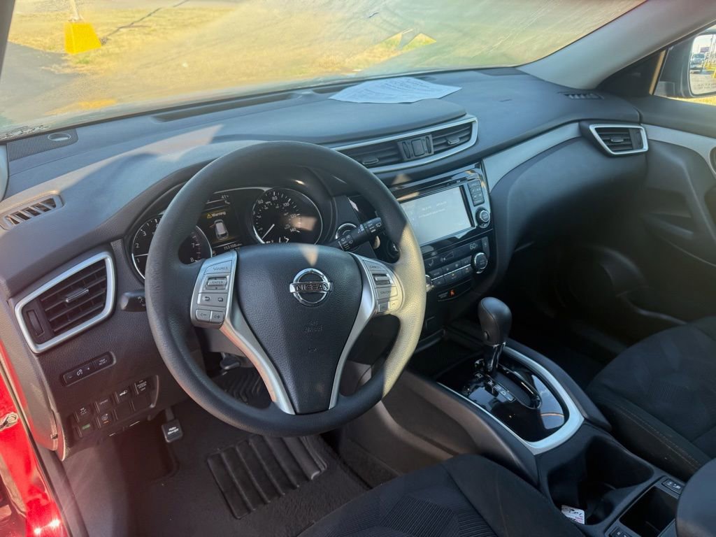 Used 2016 Nissan Rogue SV w/ SV Premium Package image 10