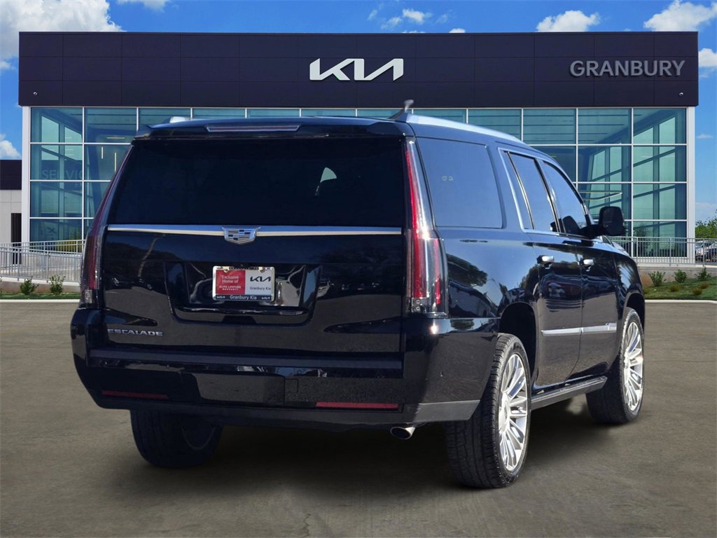 Used 2018 Cadillac Escalade ESV Platinum image 4