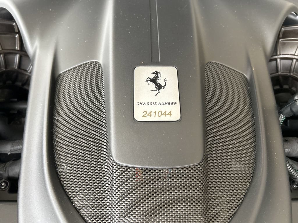 Used 2019 Ferrari Portofino RWD image 28