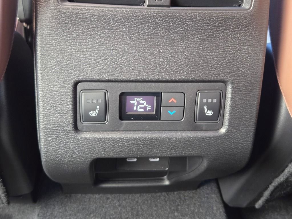 New 2026 Mitsubishi Outlander SEL image 15