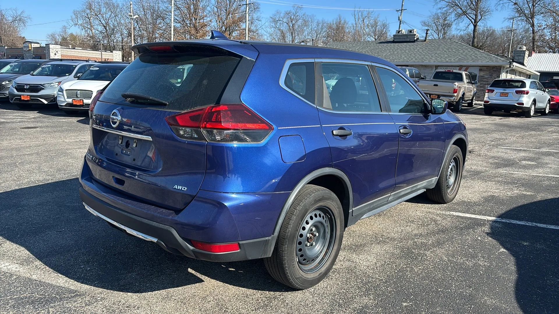 Used 2018 Nissan Rogue S image 5