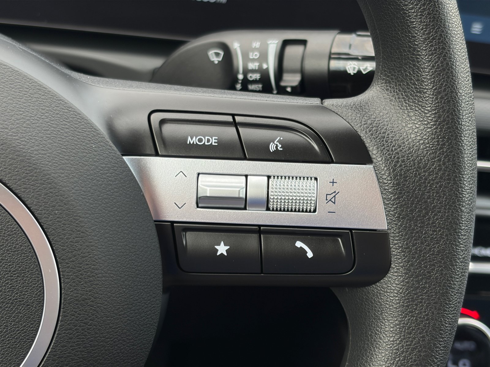 Used 2026 Hyundai Santa Cruz SEL AWD/4WD image 19