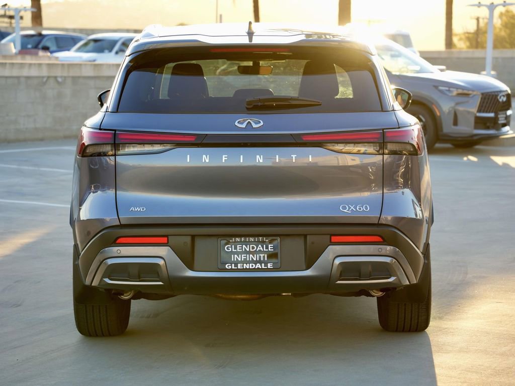 Certified 2025 INFINITI QX60 Sensory AWD/4WD image 5