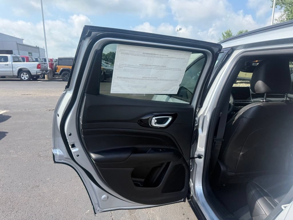 New 2026 Jeep Compass Latitude AWD/4WD image 29