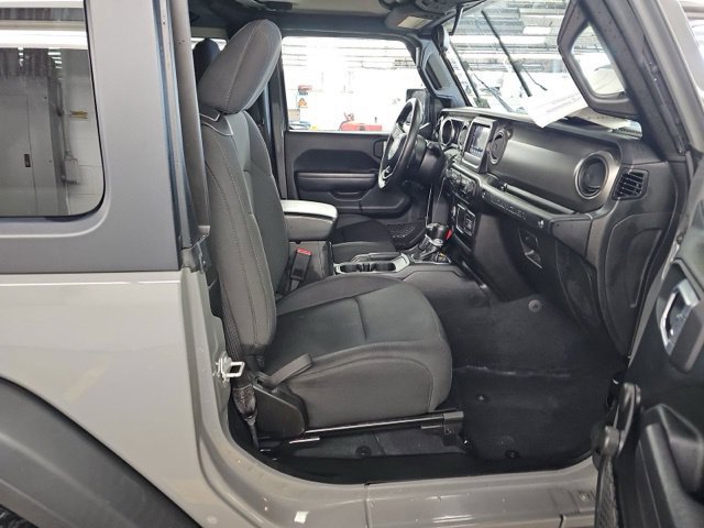 Used 2022 Jeep Wrangler Sport AWD/4WD image 10