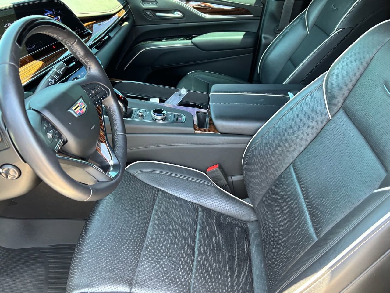 Used 2023 Cadillac Escalade Premium Luxury AWD/4WD image 17
