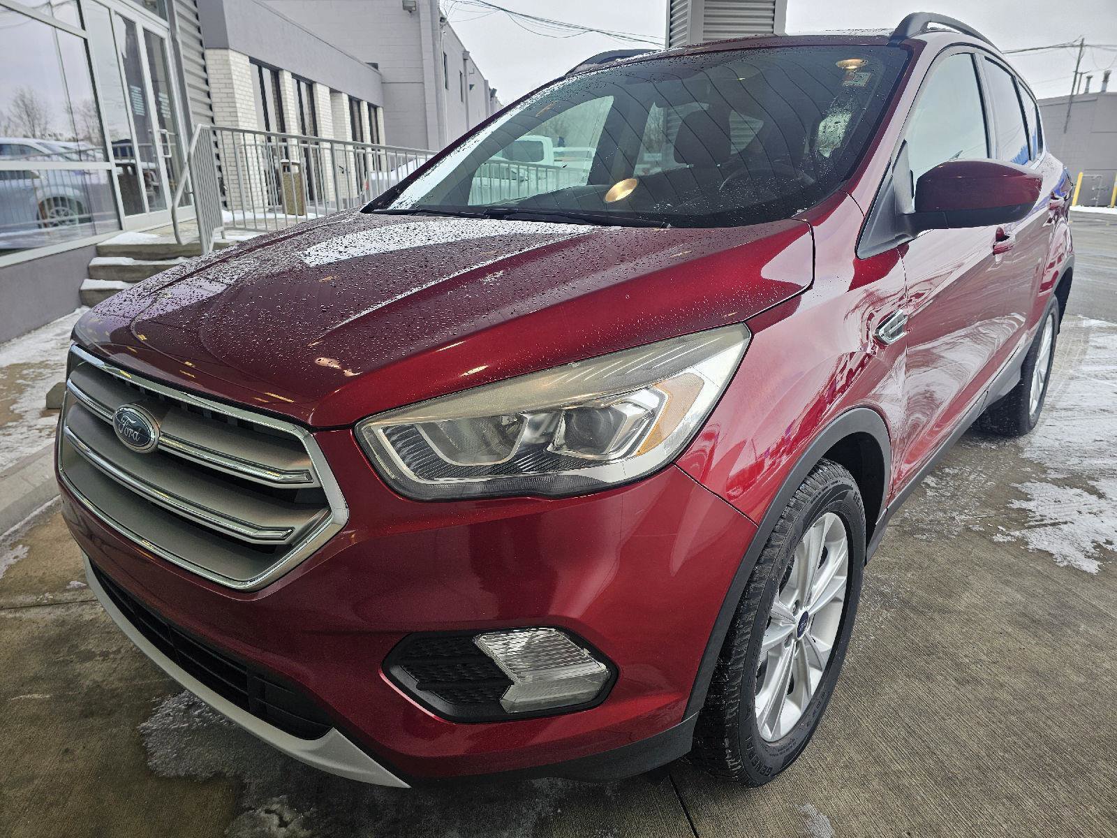 Used 2017 Ford Escape SE w/ Equipment Group 201A image 1