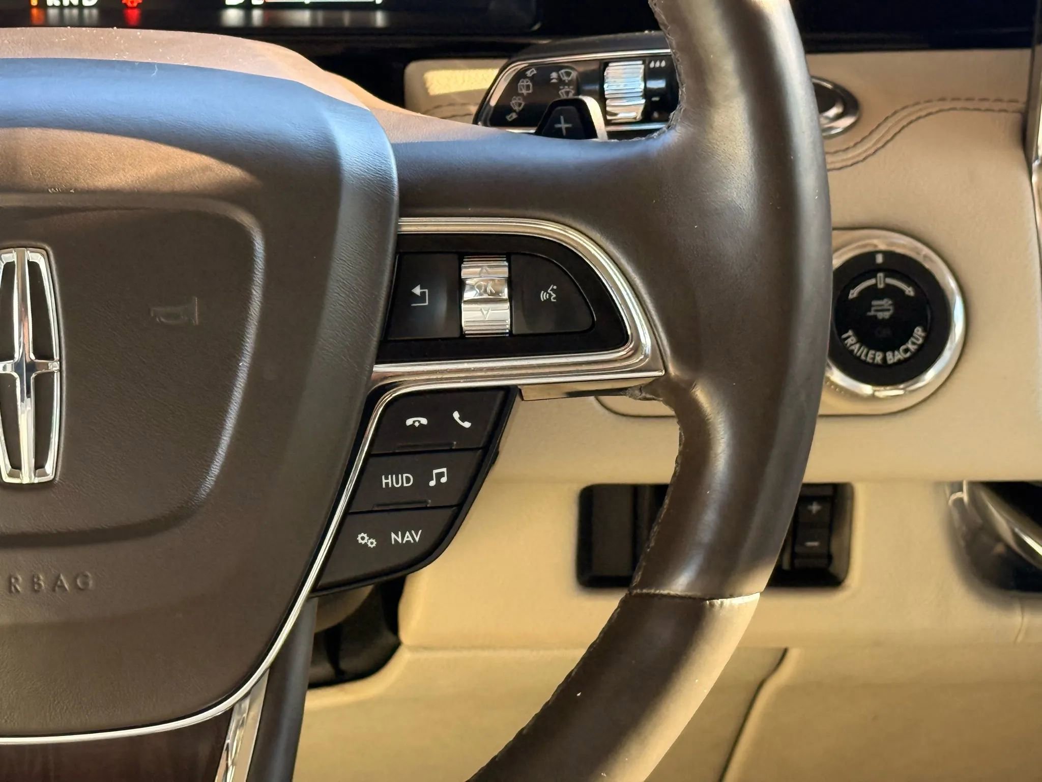 Used 2018 Lincoln Navigator L Reserve w/ Technology Package image 92