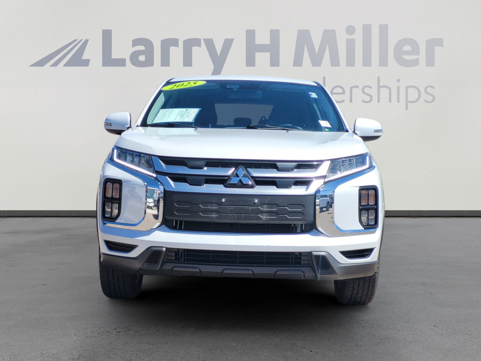 Used 2025 Mitsubishi Outlander Sport AWD image 2