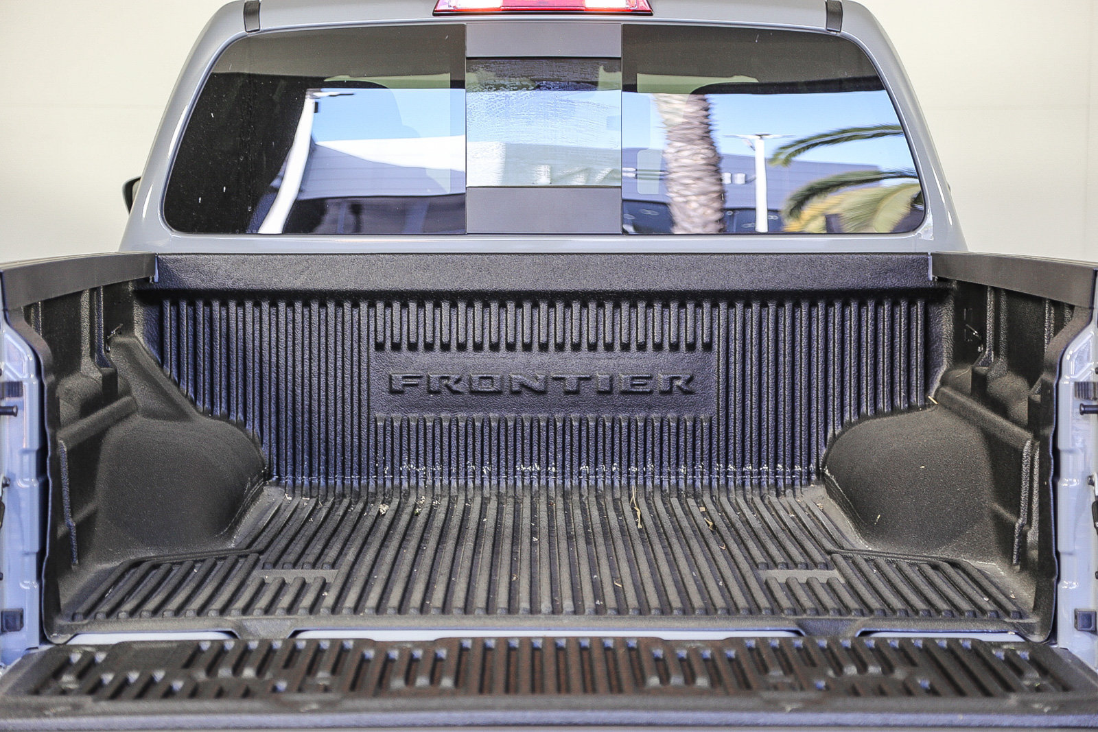New 2025 Nissan Frontier PRO-4X w/ Tow Package AWD/4WD image 12