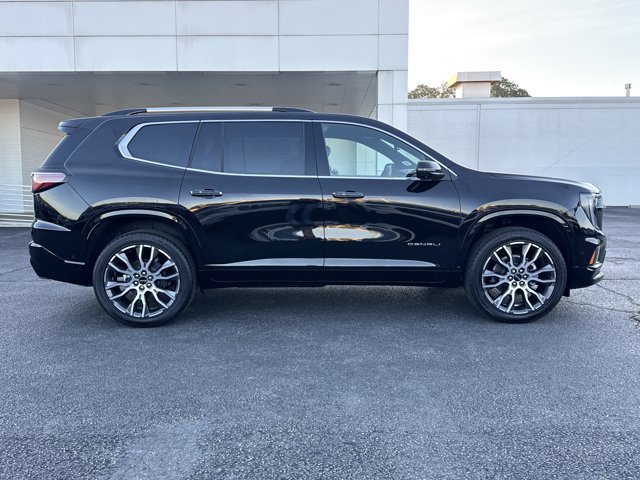 New 2026 GMC Acadia Denali Ultimate w/ LPO, Floor Liner Package image 2