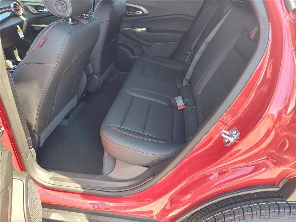 Used 2026 Chevrolet Trax RS w/ Sunroof Package FWD image 12