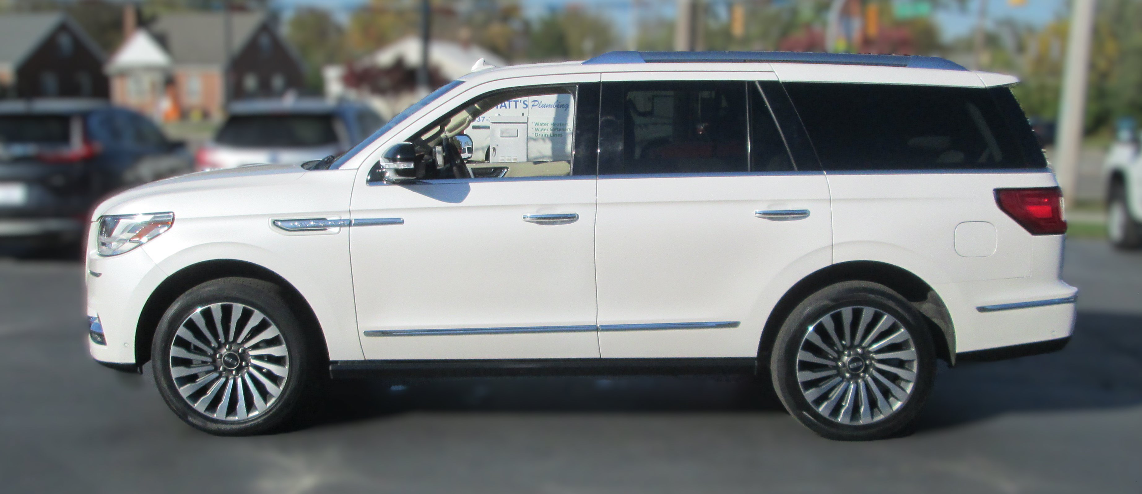 Used 2019 Lincoln Navigator Reserve AWD/4WD image 4
