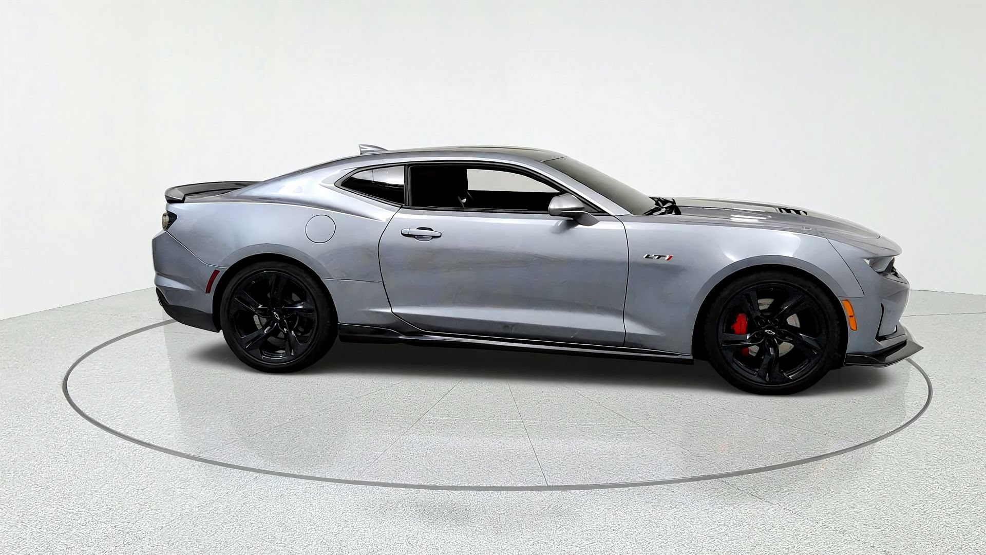 Used 2021 Chevrolet Camaro LT w/ RS Package RWD image 6