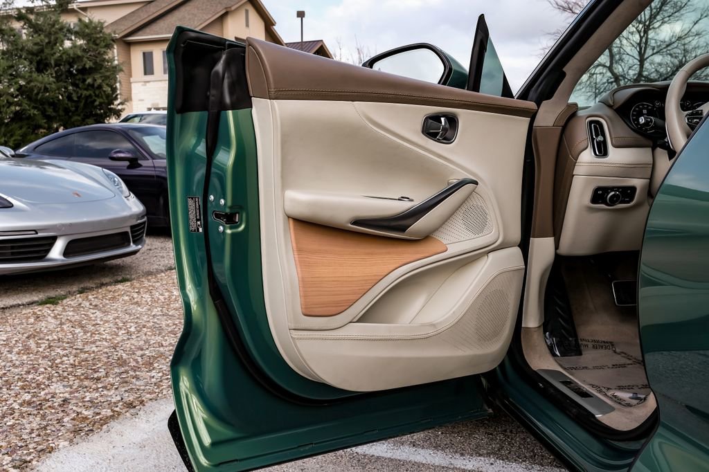 Used 2021 Aston Martin DBX image 51