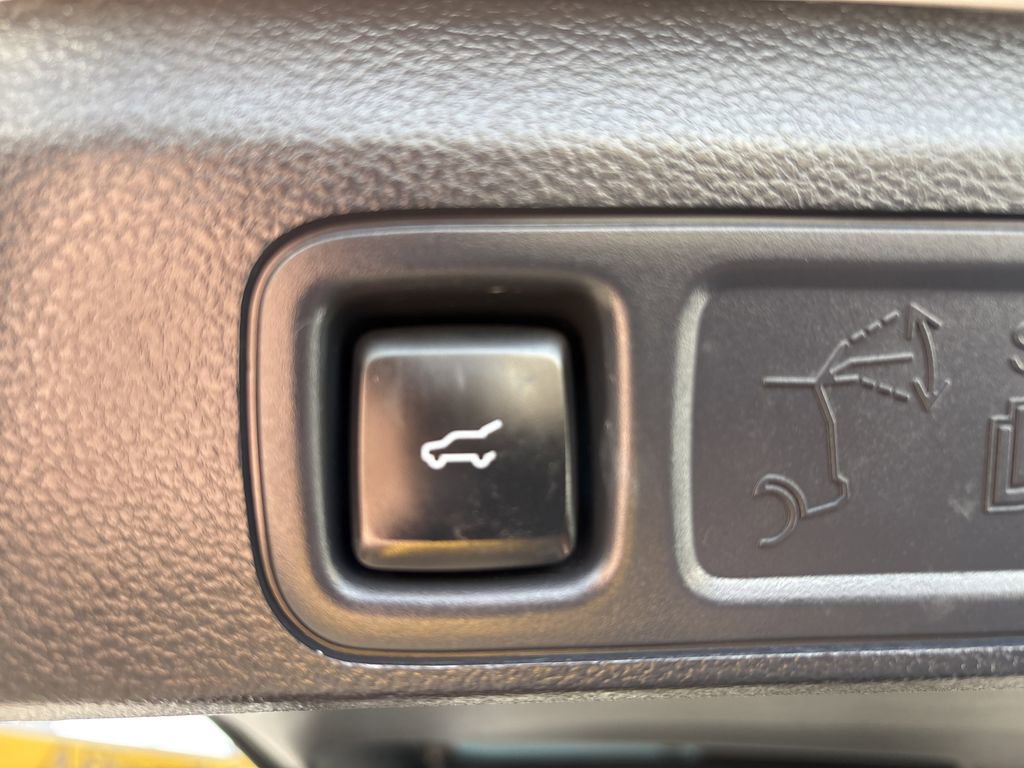 Used 2023 Ford Expedition XLT image 31