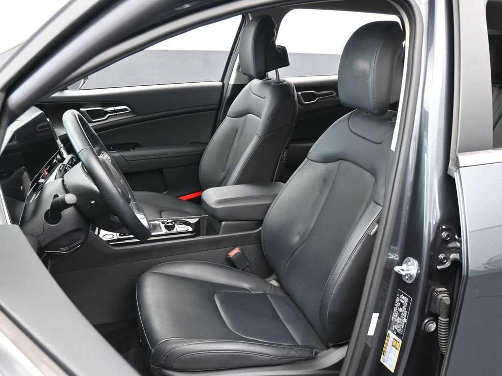 Used 2024 Kia Sportage EX image 10