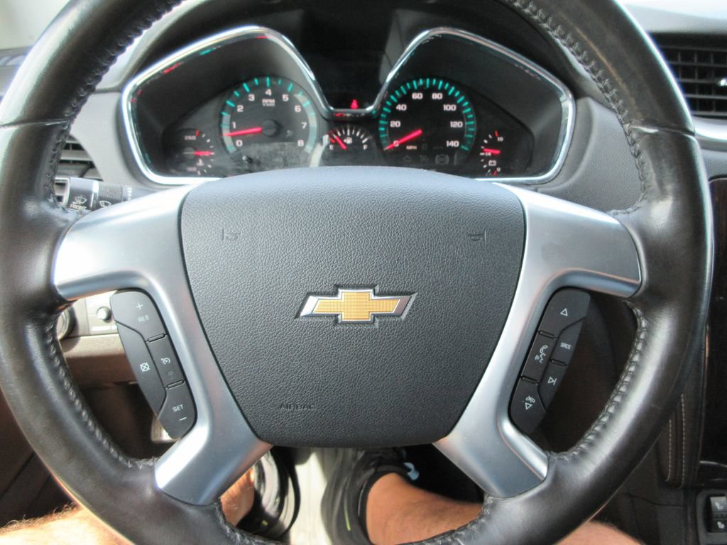 Used 2017 Chevrolet Traverse LT w/ Style and Technology Package FWD image 24
