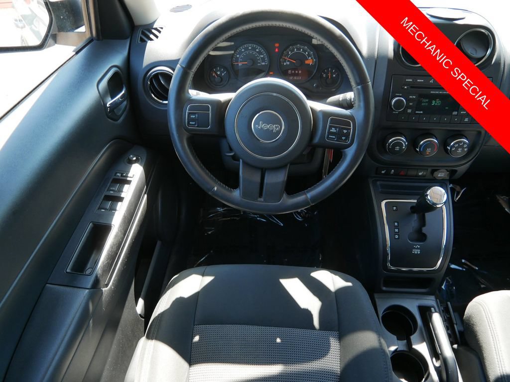 Used 2015 Jeep Patriot Latitude w/ Sun/Sound Group AWD/4WD image 12