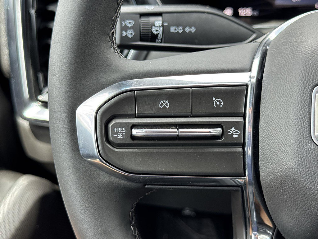 New 2026 GMC Canyon Elevation w/ LPO, Black Badging Package RWD image 9