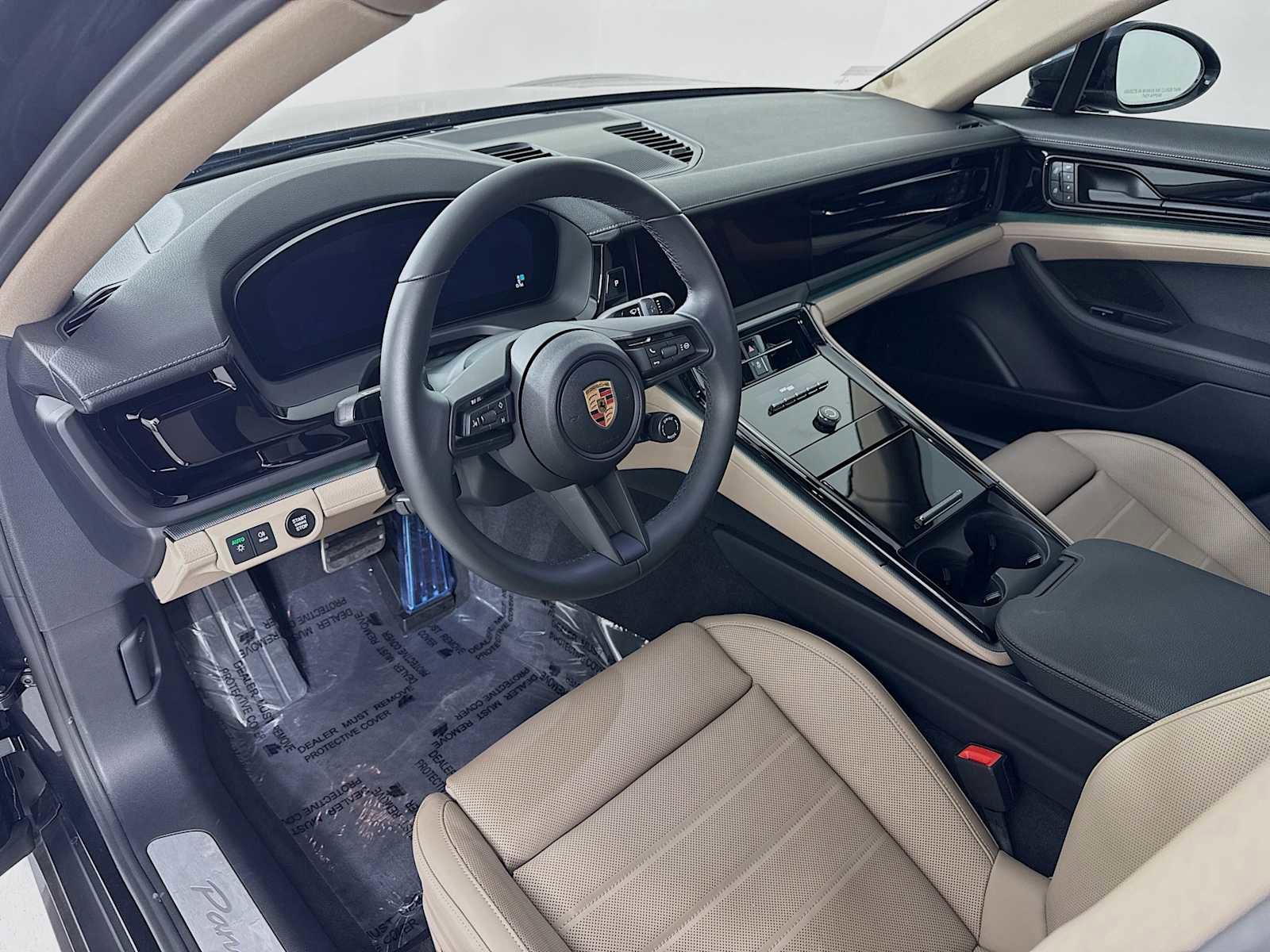 Certified 2025 Porsche Panamera RWD image 4