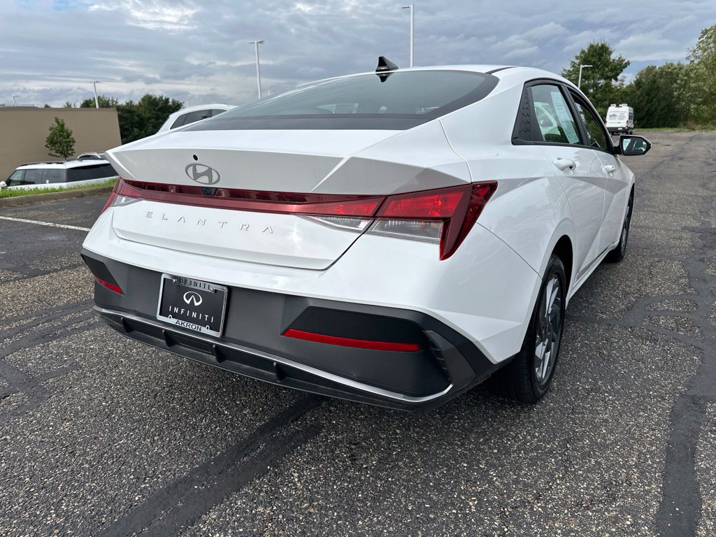 Used 2024 Hyundai Elantra SEL FWD image 13