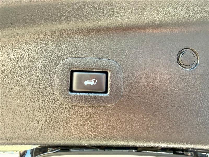 Used 2016 INFINITI QX80 2WD w/ 22" Wheel Package image 11