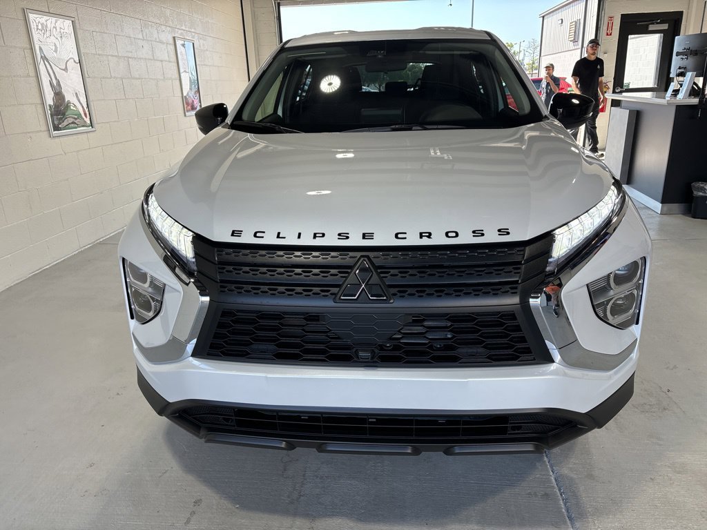 New 2026 Mitsubishi Eclipse Cross LE AWD/4WD image 2