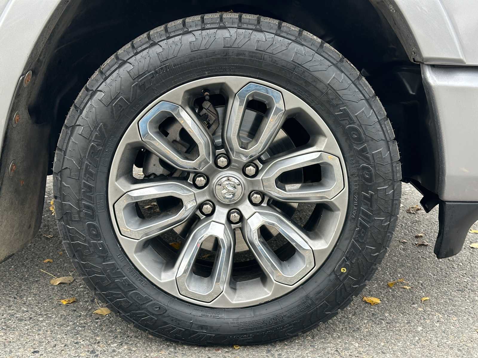 Used 2022 RAM 1500 Laramie w/ Sport Appearance Package image 9