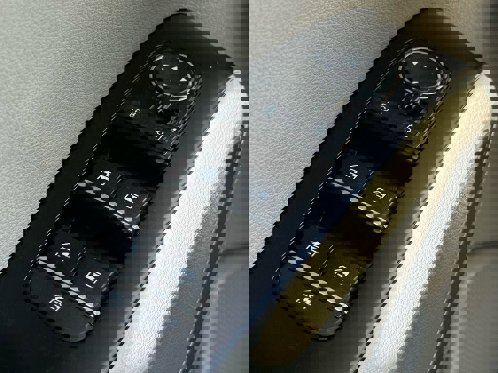 Used 2023 Kia Soul LX w/ LX Technology Package image 18