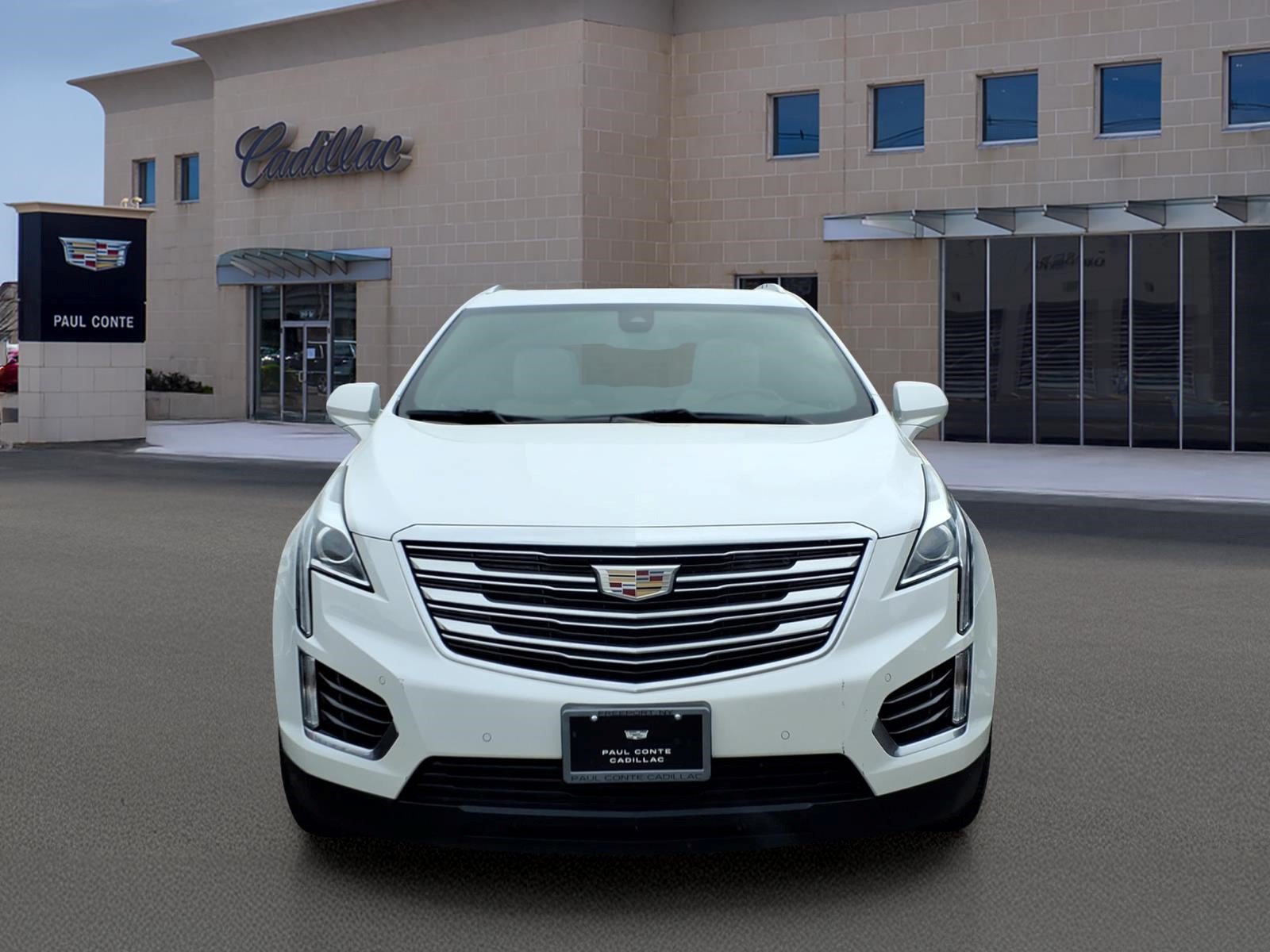Used 2019 Cadillac XT5 Luxury FWD image 2