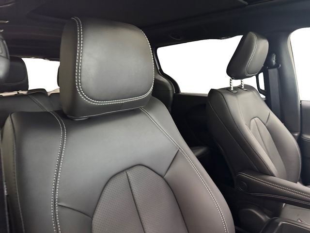 New 2026 Chrysler Pacifica Select image 7